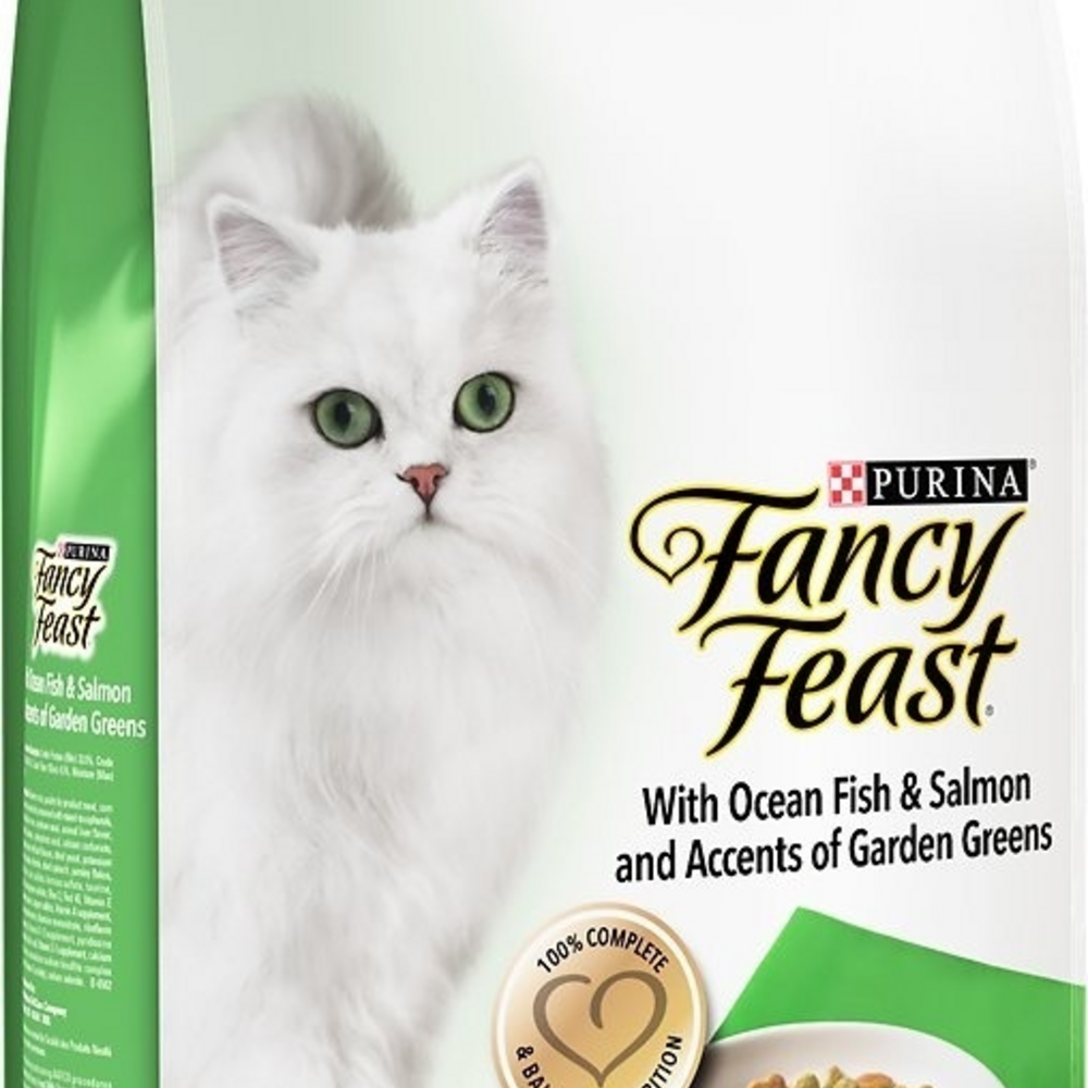 Fancy Feast Gourmet Filet Oceanfish Salmon and Accents of Garden Greens Dry Cat Food